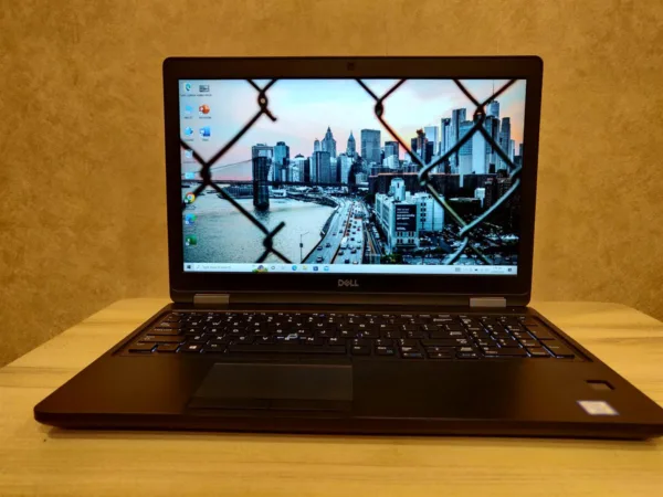 Dell 5590 Ci7 8th 8gb ram 256gb Nvme  2gb graphics card dedicated Nvidia quadro  Cam wifi  Charger  15.6inch screen  Numpad 